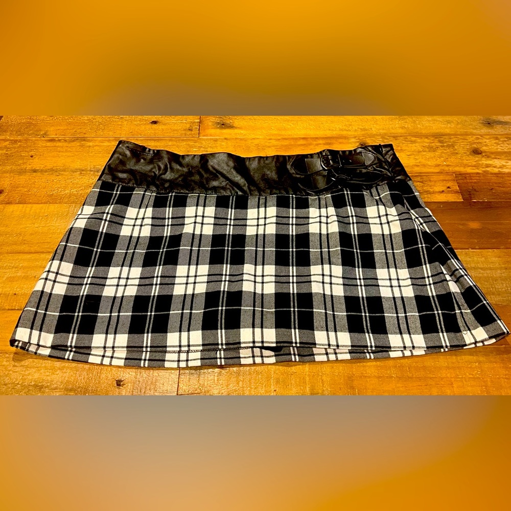 Forever 21 Mini Skirt - Juniors size L